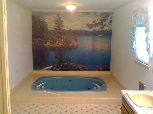 Old bathroom before remodel